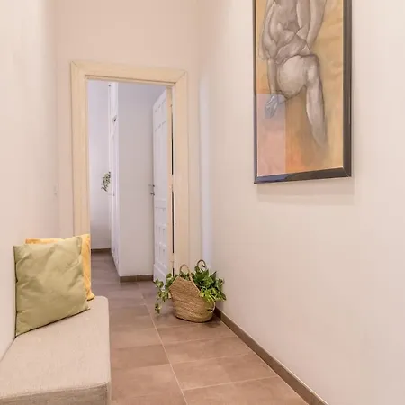 Wonderful Garden At Colosseo Apartment Rome