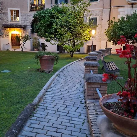Wonderful Garden At Colosseo * ローマ